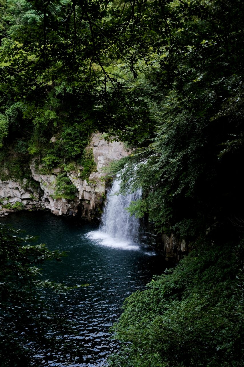 Jeju: Waterfalls, pools and 7-Eleven